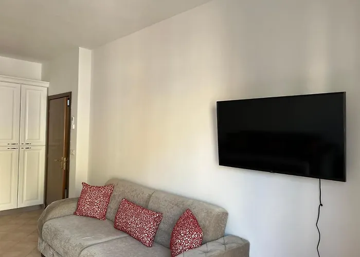 Family-friendly Next To Premium Hotel, Apartment